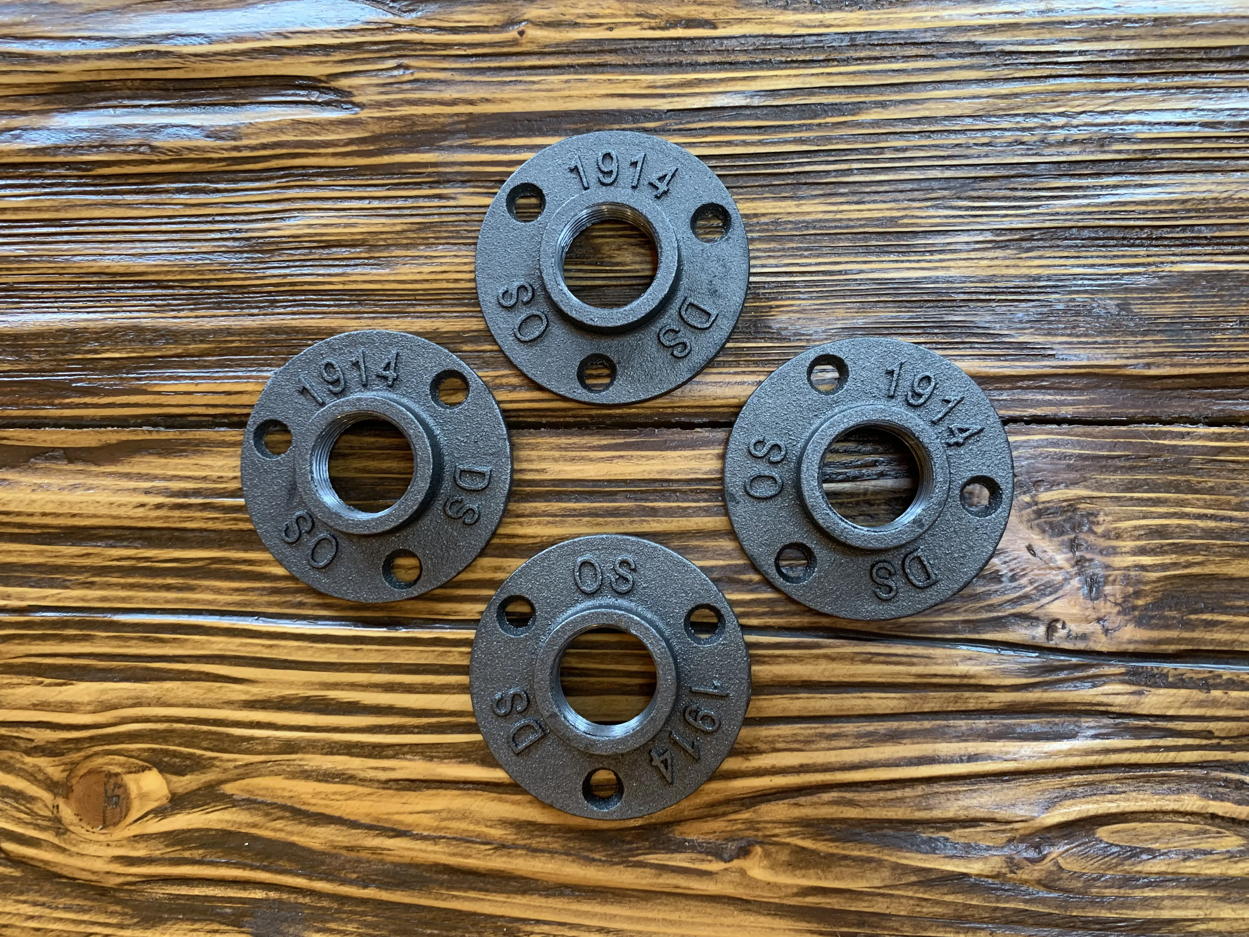 Фланец чугунный Ру16 фиксирующий 90х80 мм